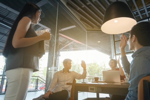 原來選對燈具 – 有着協調整體工作氣氛的重要性？